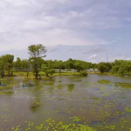 Grand Tamarind Lake Катарагама Экстерьер фото
