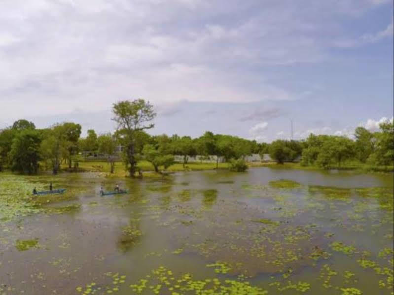Grand Tamarind Lake Катарагама Экстерьер фото